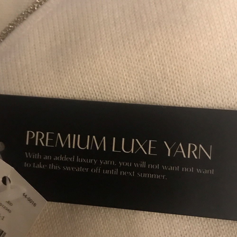 New XS Banana Republic Cream Crew Neck Sweater - Picture 8 of 8